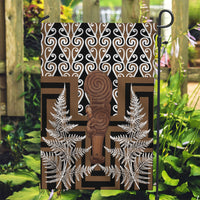 Wahaika New Zealand Garden Flag Maori Weapon Kowhaiwhai Fern Poutama Motifs