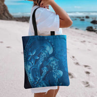 Blue Gradient Polynesia Jellyfish Tote Bag Plumeria Polynesian Tattoo Glowing Vibes LT14 - Polynesian Pride