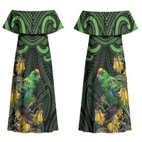 New Zealand Parakeet Bird Family Matching Off Shoulder Maxi Dress and Hawaiian Shirt Maori Kakariki Kowhai Maori Pattern LT22 Mom's Dress Green - Polynesian Pride