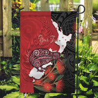 Kiwi New Zealand Personalised Garden Flag NZ Map Pohutukawa Fern Maori Pattern LT22 Garden Flag Red - Polynesian Pride