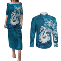 New Zealand Matariki Couples Matching Puletasi and Long Sleeve Button Shirt Maori Manaia Galaxy Silver Fern Blue Color