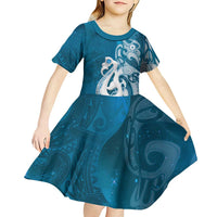 New Zealand Matariki Kid Short Sleeve Dress Maori Manaia Galaxy Silver Fern Blue Color
