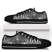 New Zealand Taiaha Maori Low Top Shoes Kiwikiwi Minimalist Silver Fern Tukutuku Motif