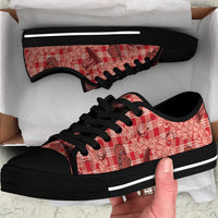 Red Palaka Hawaii Cowboy Low Top Shoes Puakenikeni Lei Paniolo Papale Seamless Vibes - Polynesian Pride