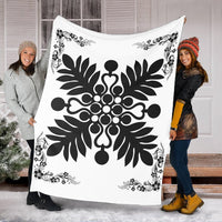 Hawaiian Quilt Maui Plant And Hibiscus Premium Blanket - Black White - AH - Polynesian Pride