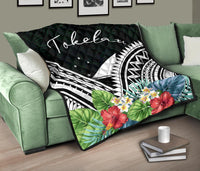 Tokelau Premium Quilt - Tokelau Coat of Arms & Polynesian Tropical Flowers White - Polynesian Pride