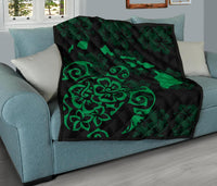 Turtle Hibiscus Map Green Premium Quilt - Polynesian Pride