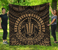 Hawaiian Kakau Honu Arc Gold Polynesian Premium Quilt Gold - Polynesian Pride