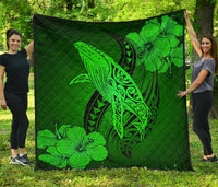 Hawaii Whale Swim Poly Green Premium Quilt Green - Polynesian Pride