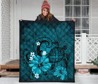 Hawaii Turtle Poly Tribal Turquoise Premium Quilt - Polynesian Pride