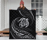 Hawaii Turtle Premium Quilt - White - Frida Style - Polynesian Pride