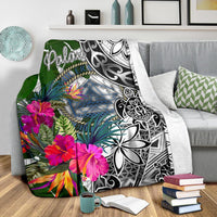 Palau Premium Blanket White - Turtle Plumeria Banana Leaf Crest - Polynesian Pride