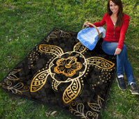Turtle Hibiscus Yellow Premium Quilt - Polynesian Pride