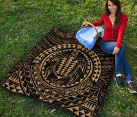 Hawaiian Kakau Honu Arc Gold Polynesian Premium Quilt - Polynesian Pride