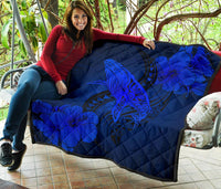 Hawaii Whale Swim Poly Blue Premium Quilt - Polynesian Pride