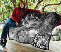 Polynesian Hawaii Premium Quilt - Kanaka Maoli Humpback Whale with Tropical Flowers (White) - Polynesian Pride