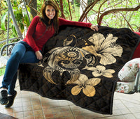 Hibiscus Plumeria Mix Polynesian Gold Turtle Premium Quilt - Polynesian Pride