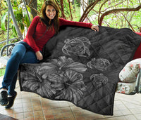 Hawaiian Map Turtle Hibiscus Vintage Polynesian Premium Quilt Gray - Polynesian Pride