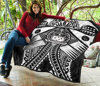 Samoa Polynesian Premium Quilt - Samoa White Seal with Polynesian Tattoo - Polynesian Pride