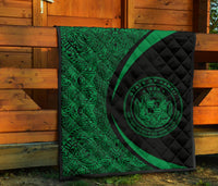 Hawaii Coat Of Arms Polynesian Black And Green Premium Quilt - Circle Style - Polynesian Pride