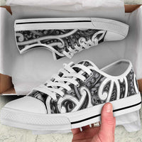 Aotearoa Maori Kowhaiwhai Low Top Shoes Kiwikiwi Puhoro and Patiki LT9 Grey - Polynesian Pride