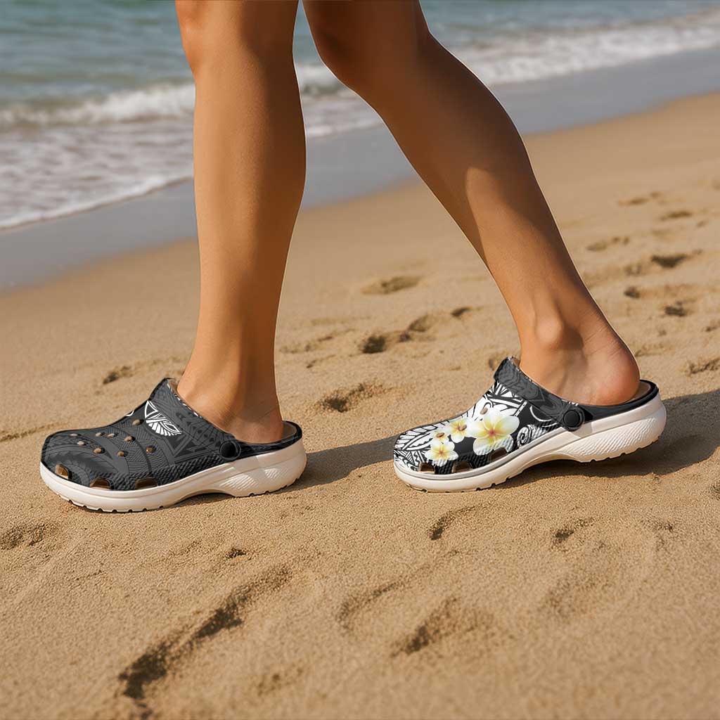 Black Samoa Tattoo Clogs Shoes Plumeria Samoan Ocean Tatau Pattern - Polynesian Pride