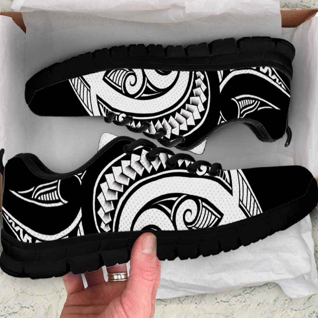 Black White New Zealand Puhoro Ta Moko Sneakers LT14 Black - Polynesian Pride