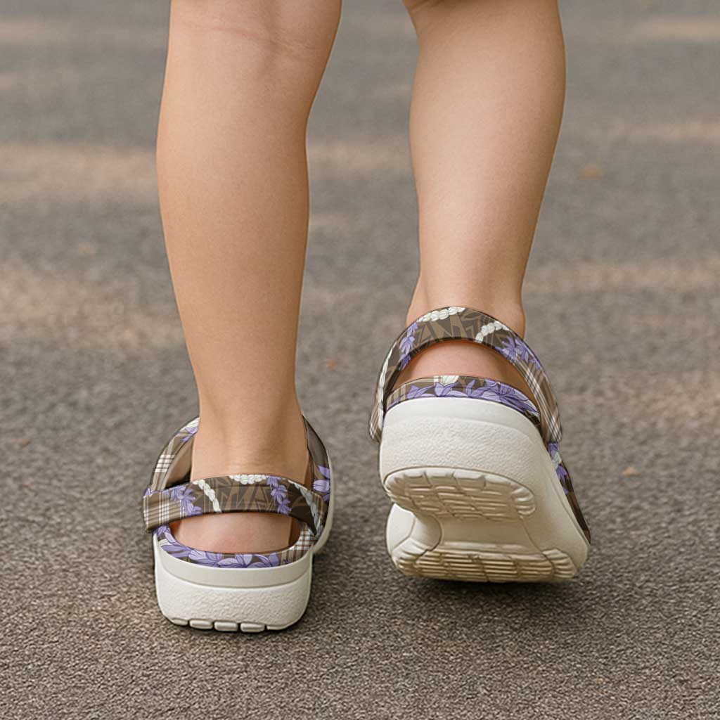 Brown Hawaii Palaka Honohono Pikake Clogs Shoes Hawaiian Orchid Lei Polynesian Pattern - Polynesian Pride