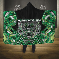 Aotearoa Whakatohea Hooded Blanket Maori Tribal Green Abalone Paua Shell Pattern DT05 - Polynesian Pride