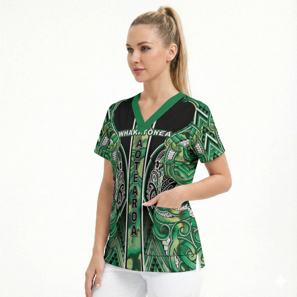 Aotearoa Whakatohea Scrub Top Maori Tribal Green Abalone Paua Shell Pattern DT05 - Polynesian Pride