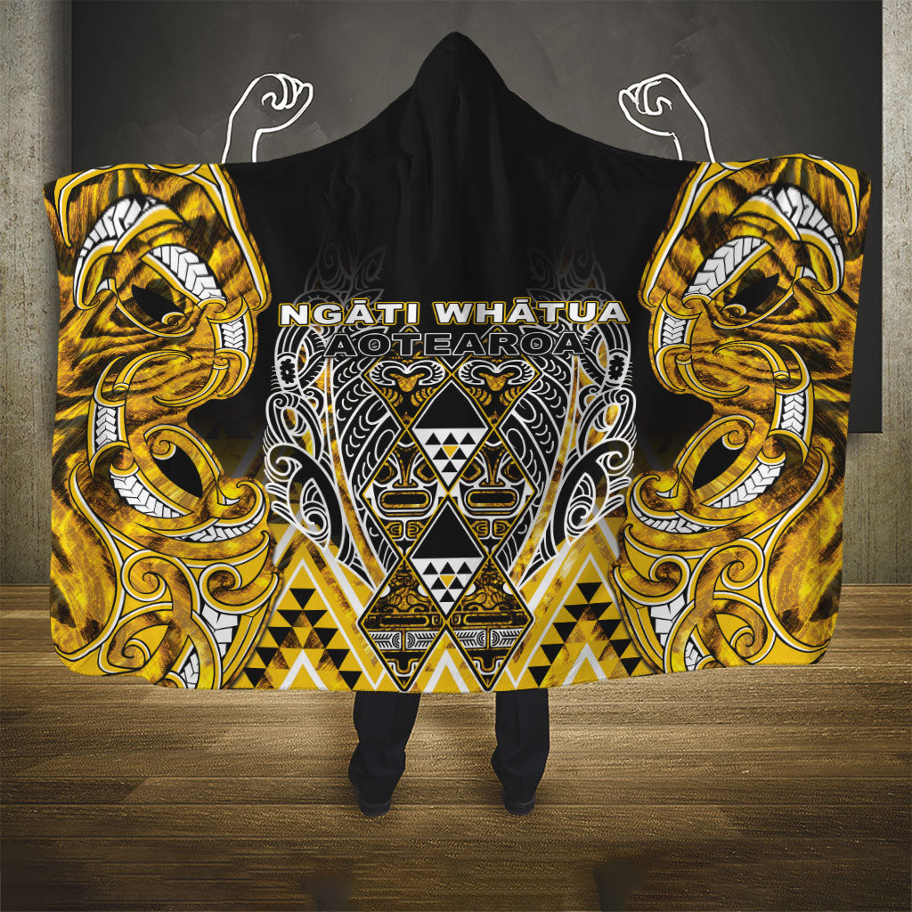 Aotearoa Ngati Whatua Hooded Blanket Maori Tribal Gold Paua Shell Pattern DT05 - Polynesian Pride