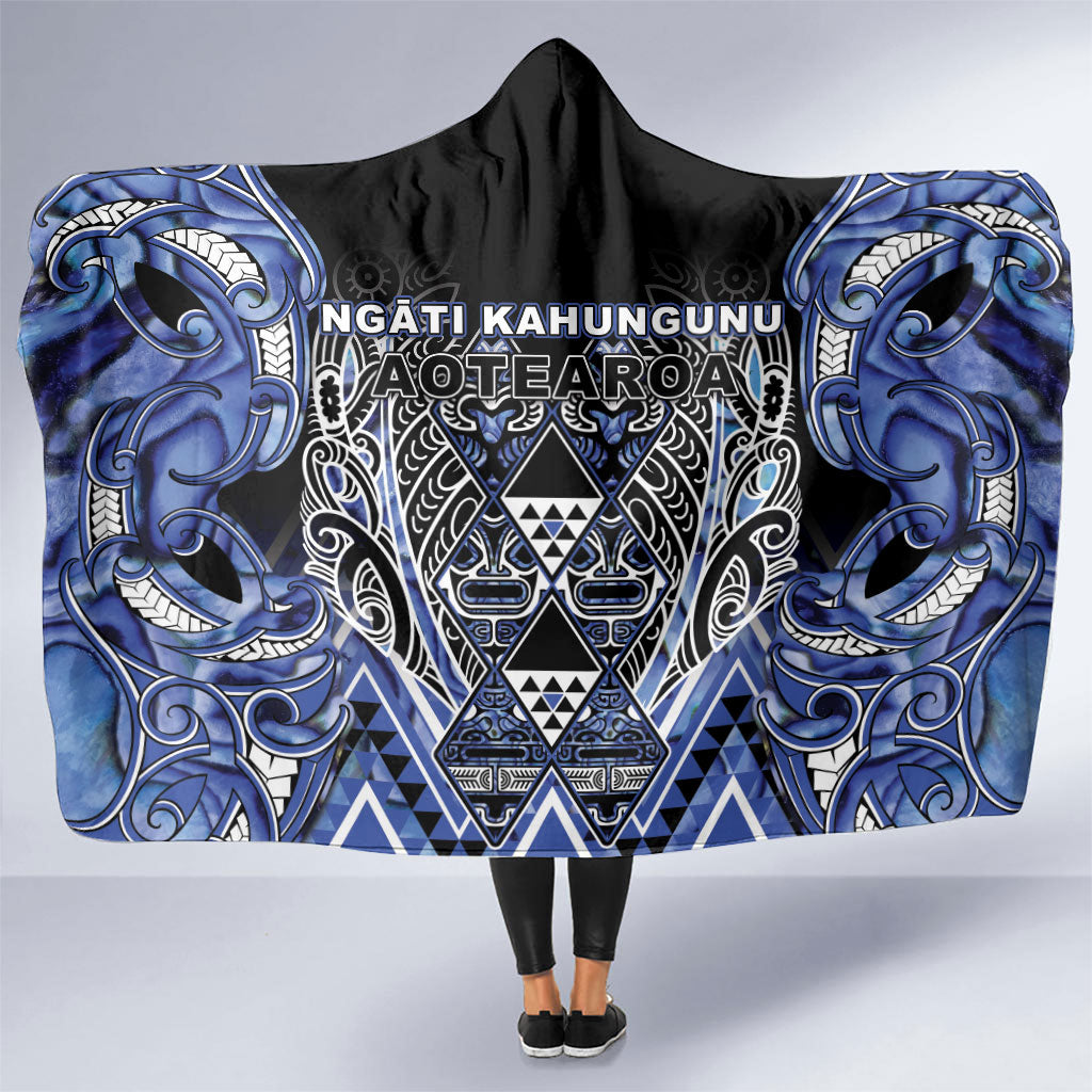 Aotearoa Ngati Kahungunu Hooded Blanket Maori Tribal Blue Paua Shell Pattern DT05 One Size Blue - Polynesian Pride