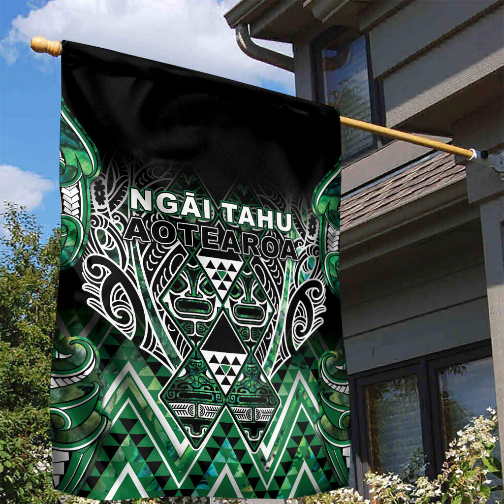 Aotearoa Ngai Tahu Garden Flag Maori Tribal Dark Green Paua Shell Pattern DT05 - Polynesian Pride