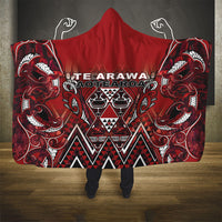 Aotearoa Te Arawa Hooded Blanket Maori Tribal Dark Red Paua Shell Pattern DT05 - Polynesian Pride