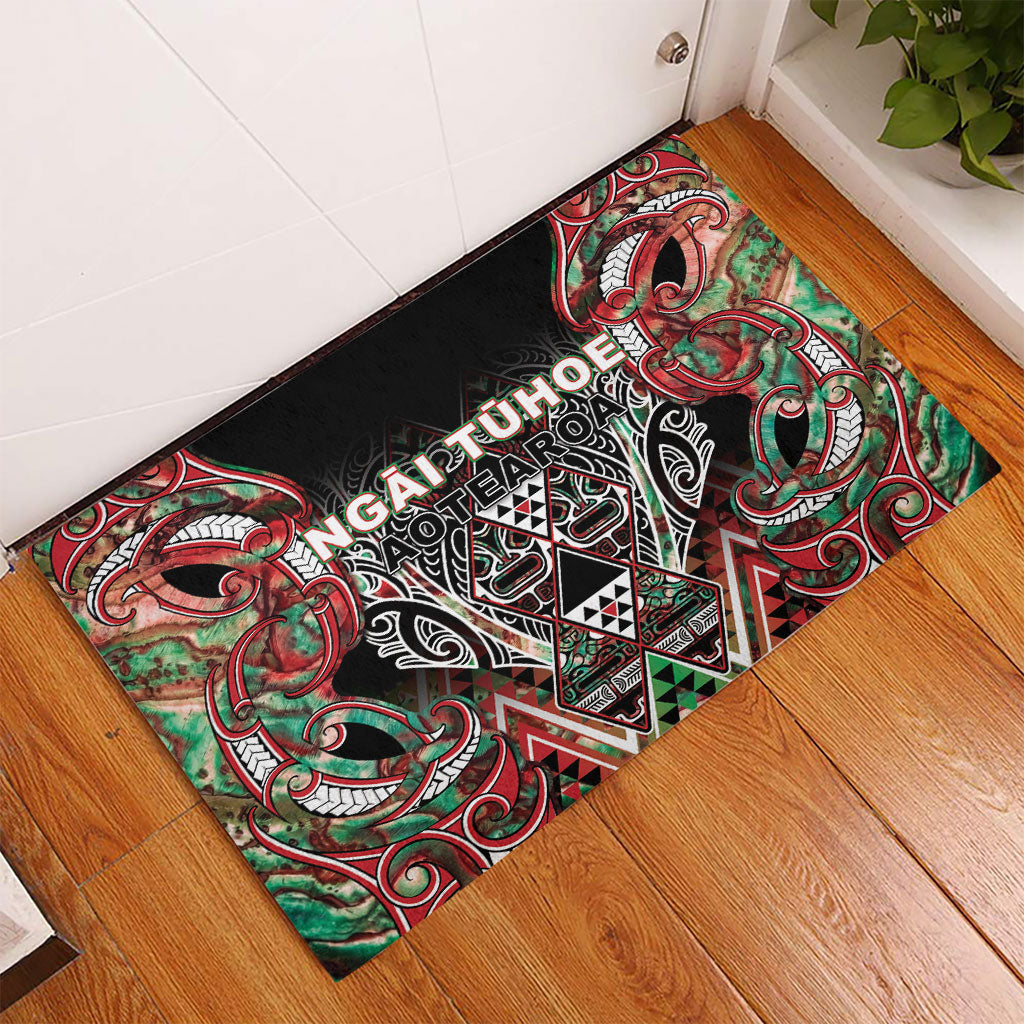Aotearoa Ngai Tuhoe Rubber Doormat Maori Tribal Red And Green Paua Shell Pattern DT05 - Polynesian Pride