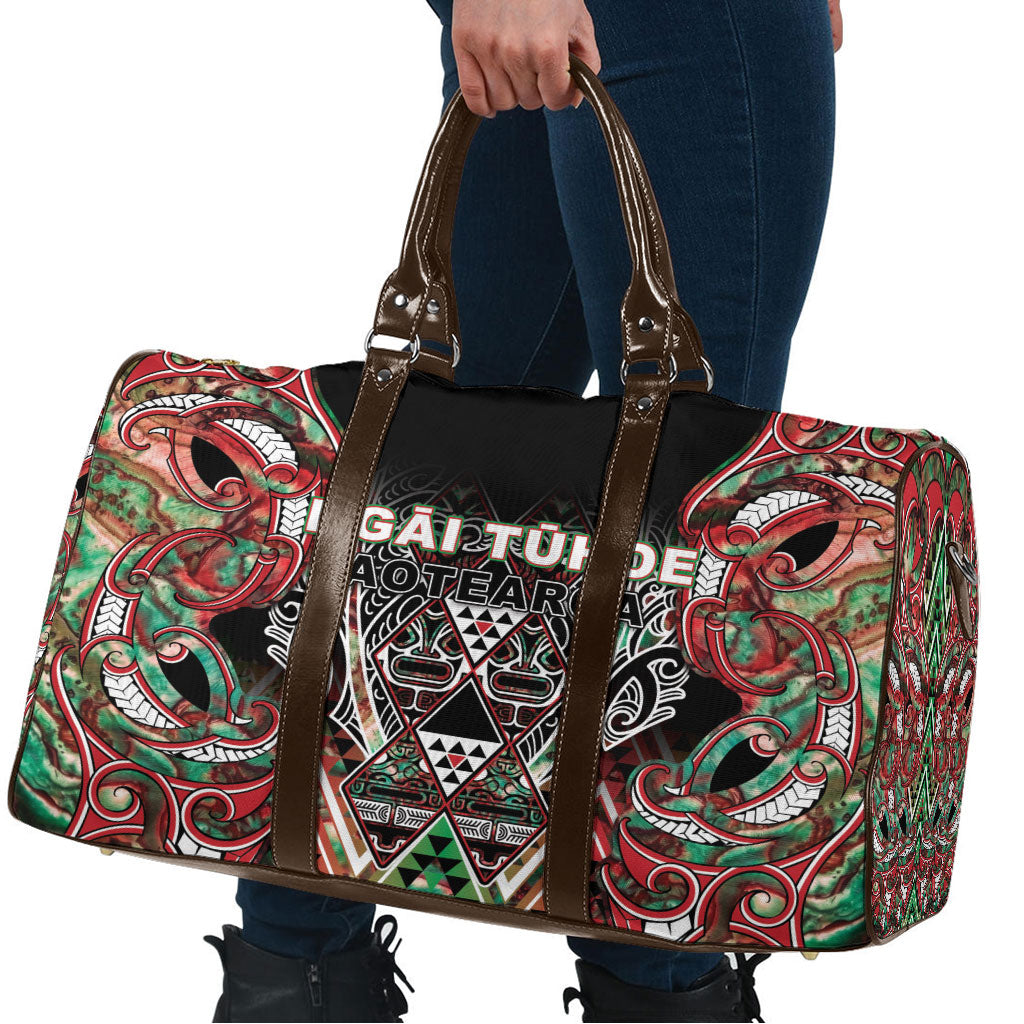 Aotearoa Ngai Tuhoe Travel Bag Maori Tribal Red And Green Paua Shell Pattern DT05 - Polynesian Pride