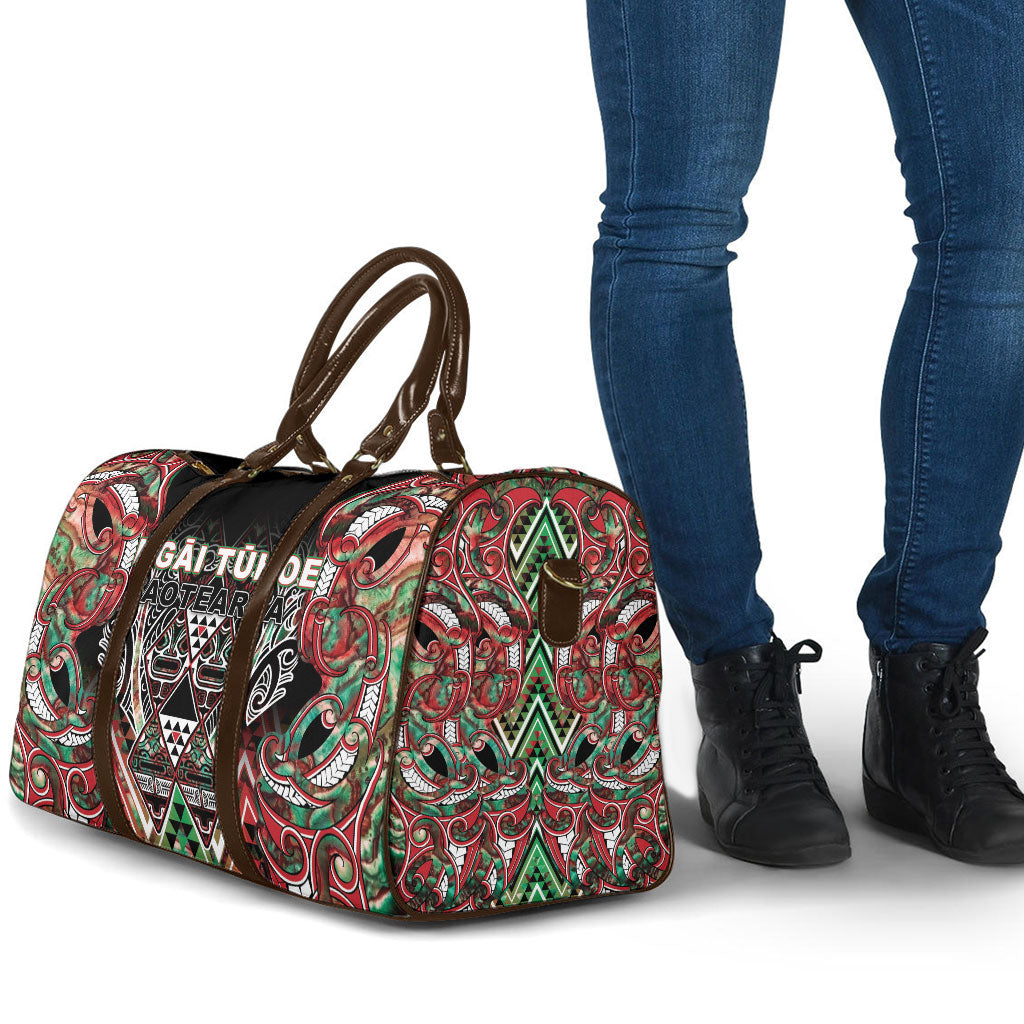 Aotearoa Ngai Tuhoe Travel Bag Maori Tribal Red And Green Paua Shell Pattern DT05 - Polynesian Pride
