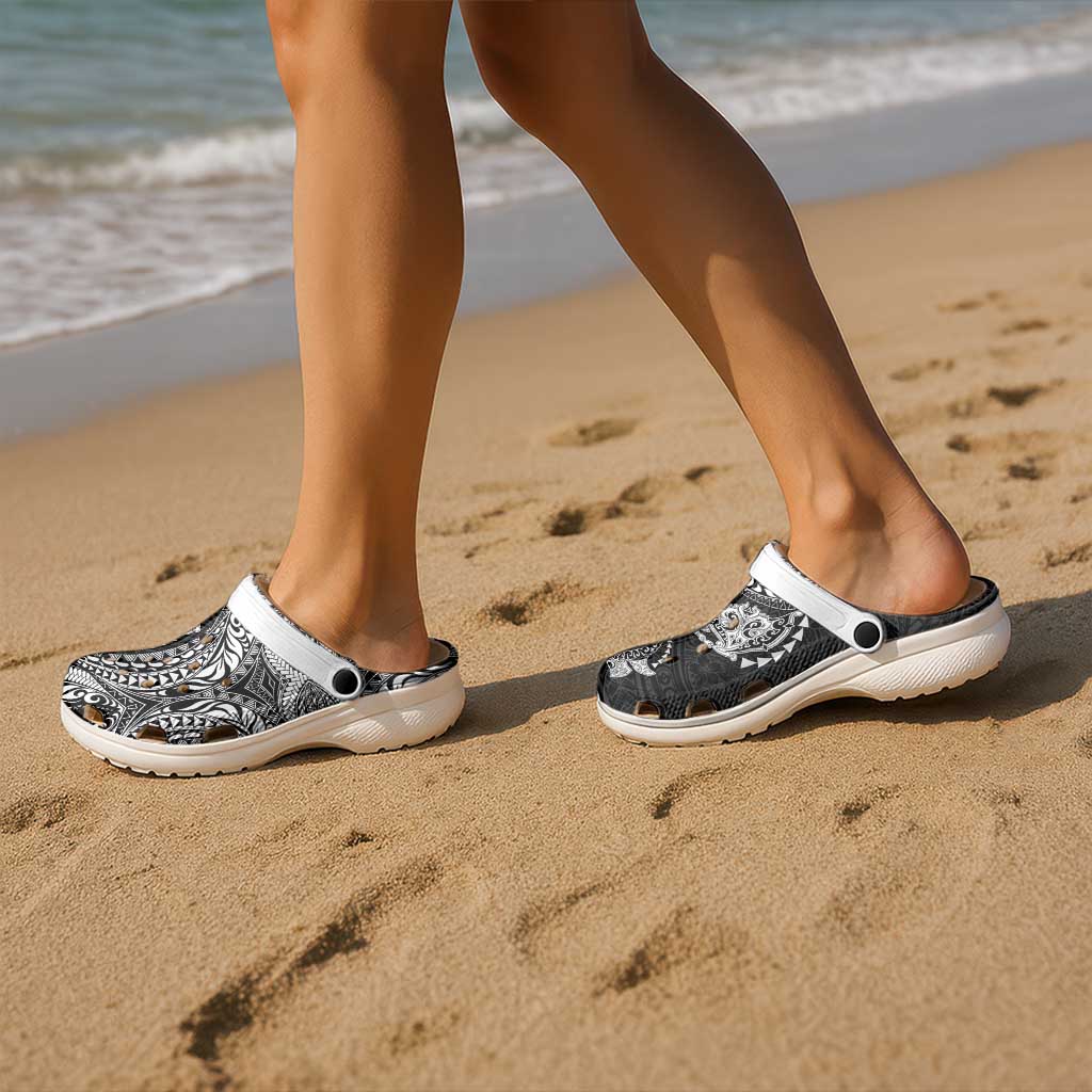 Hawaiian Manta Ray and Hammerhead Shark Tribal Tattoo Clogs Shoes with Polynesian Tribal Pattern Black-White Color LT03 - Polynesian Pride