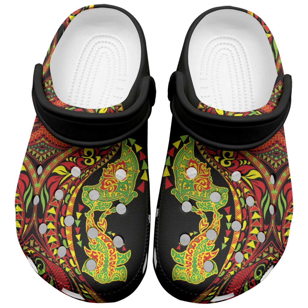 Hawaiian Manta Ray and Hammerhead Shark Tribal Tattoo Clogs Shoes with Polynesian Tribal Pattern Kanaka Maoli Flag Color LT03