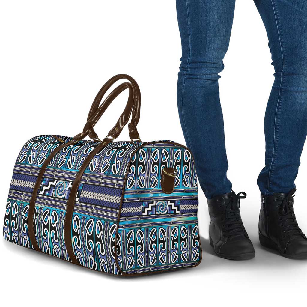 Maori Matariki Travel Bag Blue Galaxy Aesthetic Koru Art LT01 - Polynesian Pride