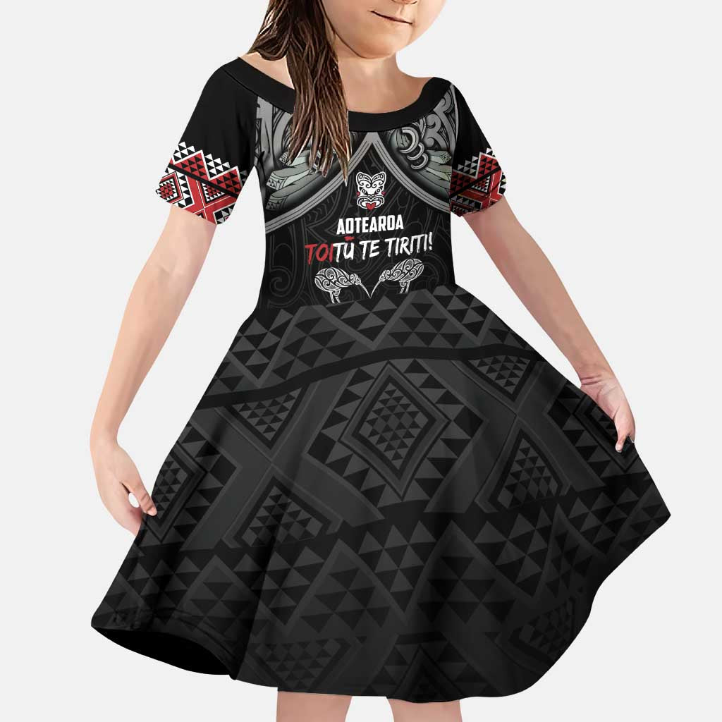Aotearoa Toitu Te Tiriti Waitangi Family Matching Puletasi and Hawaiian Shirt Proud To Be Maori LT01 Daughter's Dress Black - Polynesian Pride