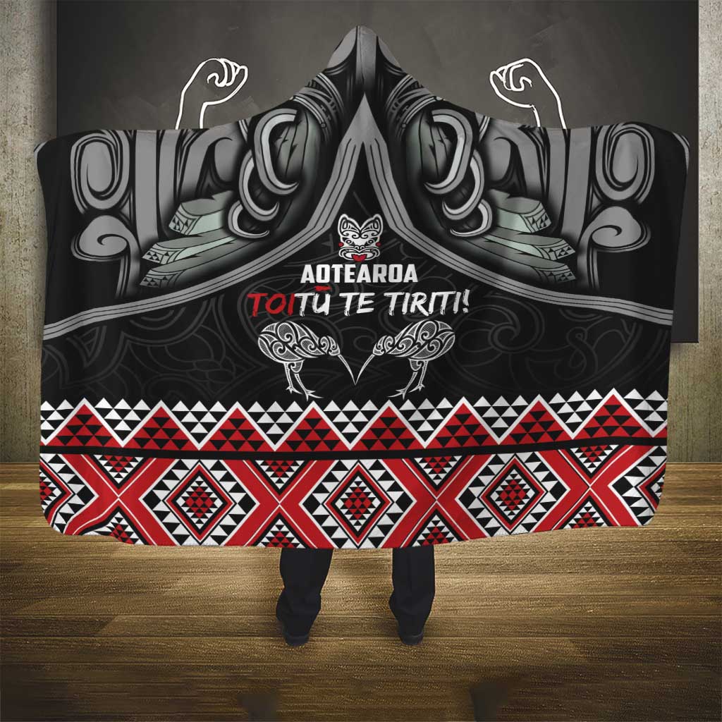 Aotearoa Toitu Te Tiriti Waitangi Hooded Blanket Proud To Be Maori LT01 - Polynesian Pride