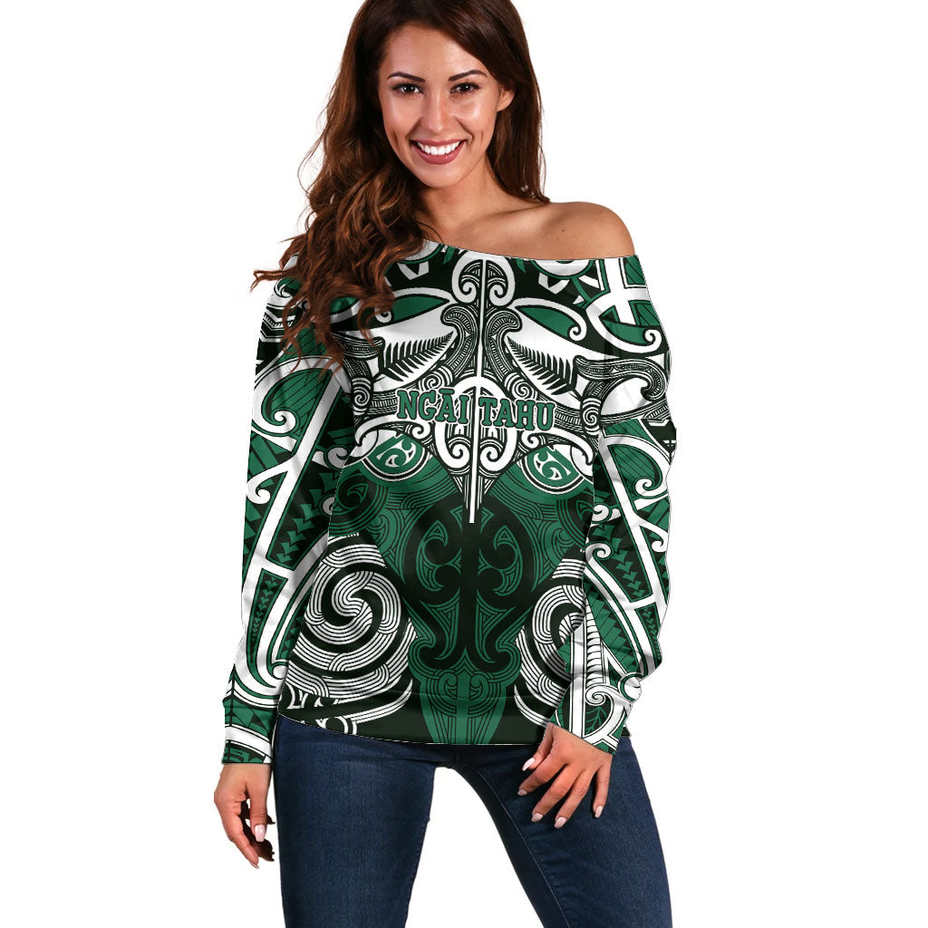 Personalised Maori Ngai Tahu Off Shoulder Sweater Silver Fern Kowhaiwhai Art LT01 Women Green - Polynesian Pride