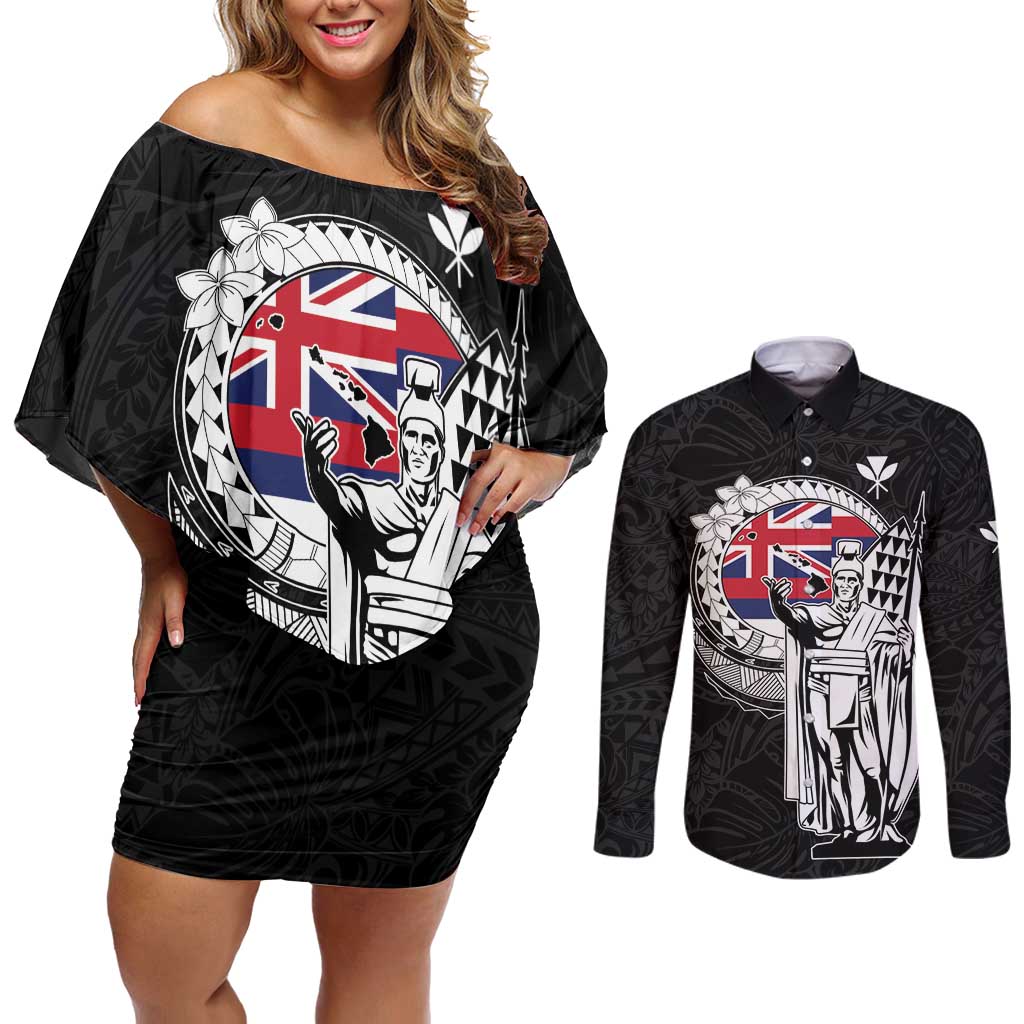 Personalized Hawaii King Kamehameha Couples Matching Off Shoulder Short Dress and Long Sleeve Button Shirt Flag Polynesian Pattern LT01 Black - Polynesian Pride