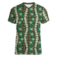 Pikake Maile Tiare Lei Women V-Neck T-Shirt Omaomao Lauhala Pattern