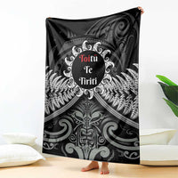 Toitu Te Tiriti Aotearoa Silver Fern Blanket New Zealand Maori Pattern LT01 - Polynesian Pride