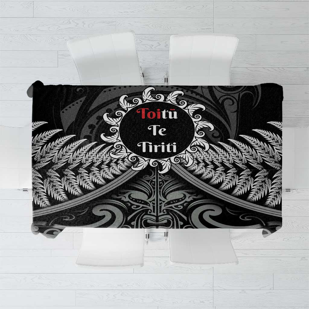 Toitu Te Tiriti Aotearoa Silver Fern Tablecloth New Zealand Maori Pattern LT01 Black - Polynesian Pride