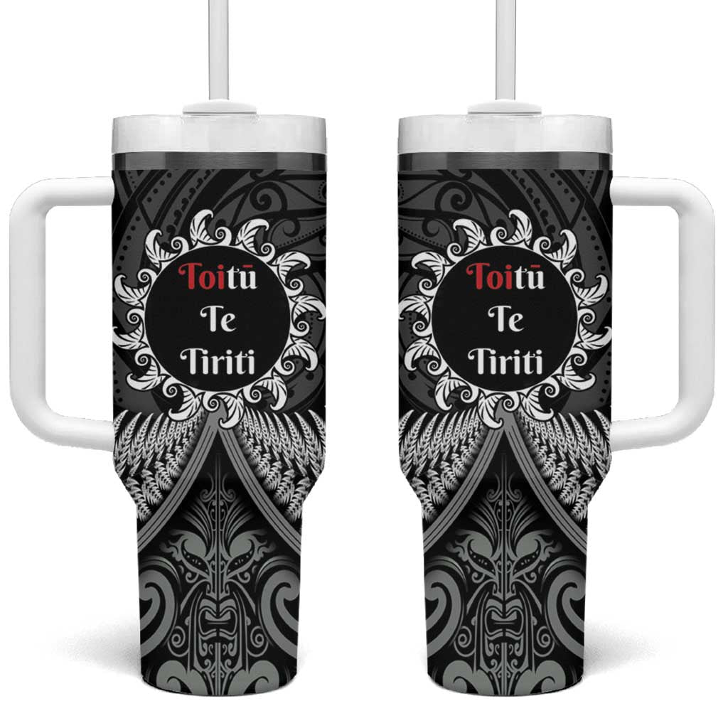 Toitu Te Tiriti Aotearoa Silver Fern Tumbler With Handle Maori Pattern LT01 One Size: 40 oz Black - Polynesian Pride