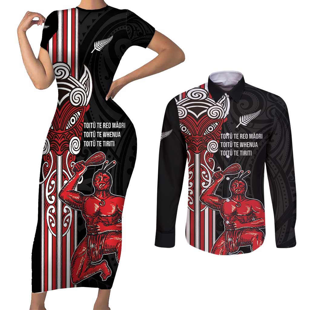 Toitu Te Reo Maori Toitu Te Whenua Toitu Te Tiriti Couples Matching Short Sleeve Bodycon Dress and Long Sleeve Button Shirt Maori Warrior New Zealand LT01 Black - Polynesian Pride