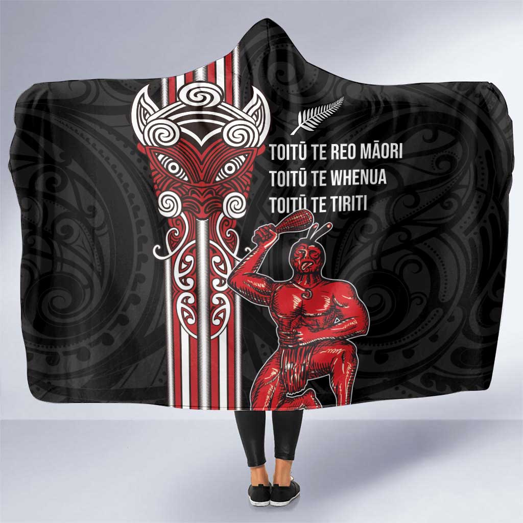 Toitu Te Reo Maori Toitu Te Whenua Toitu Te Tiriti Hooded Blanket Maori Warrior New Zealand